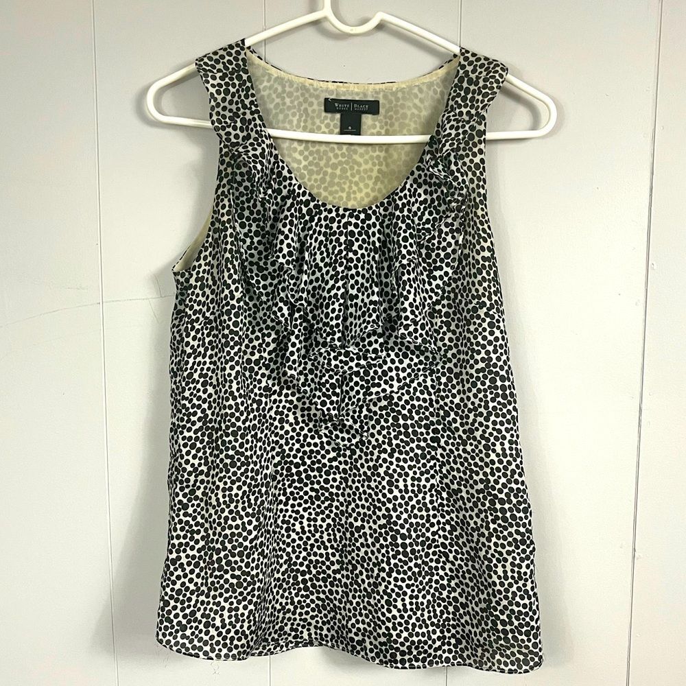 White House Black Market Sleeveless Polkadot Ruffle Black/White Top Size Small